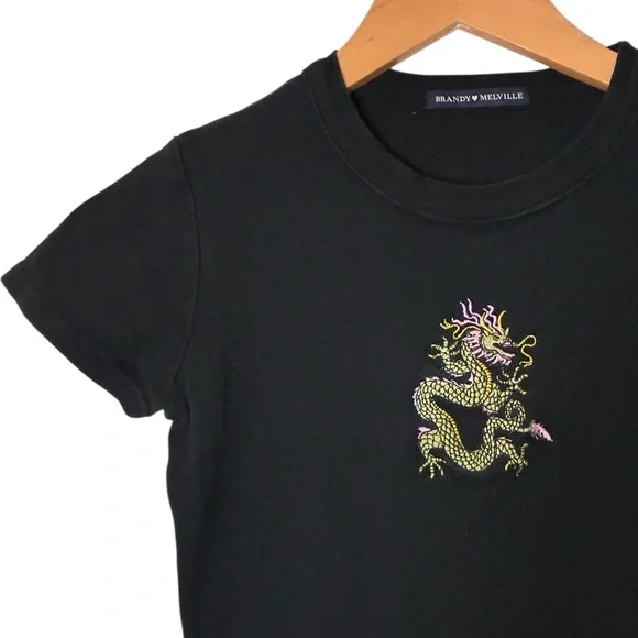 Brandy Melville | Black short sleeve crewneck crop top tee shirt dragon print - Picture 4 of 13